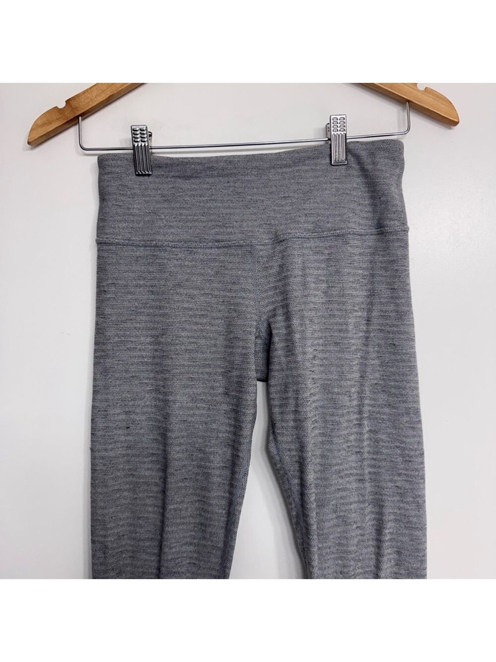 Lululemon Gray Seamless Leggings Size 4 - Picture 4 of 9